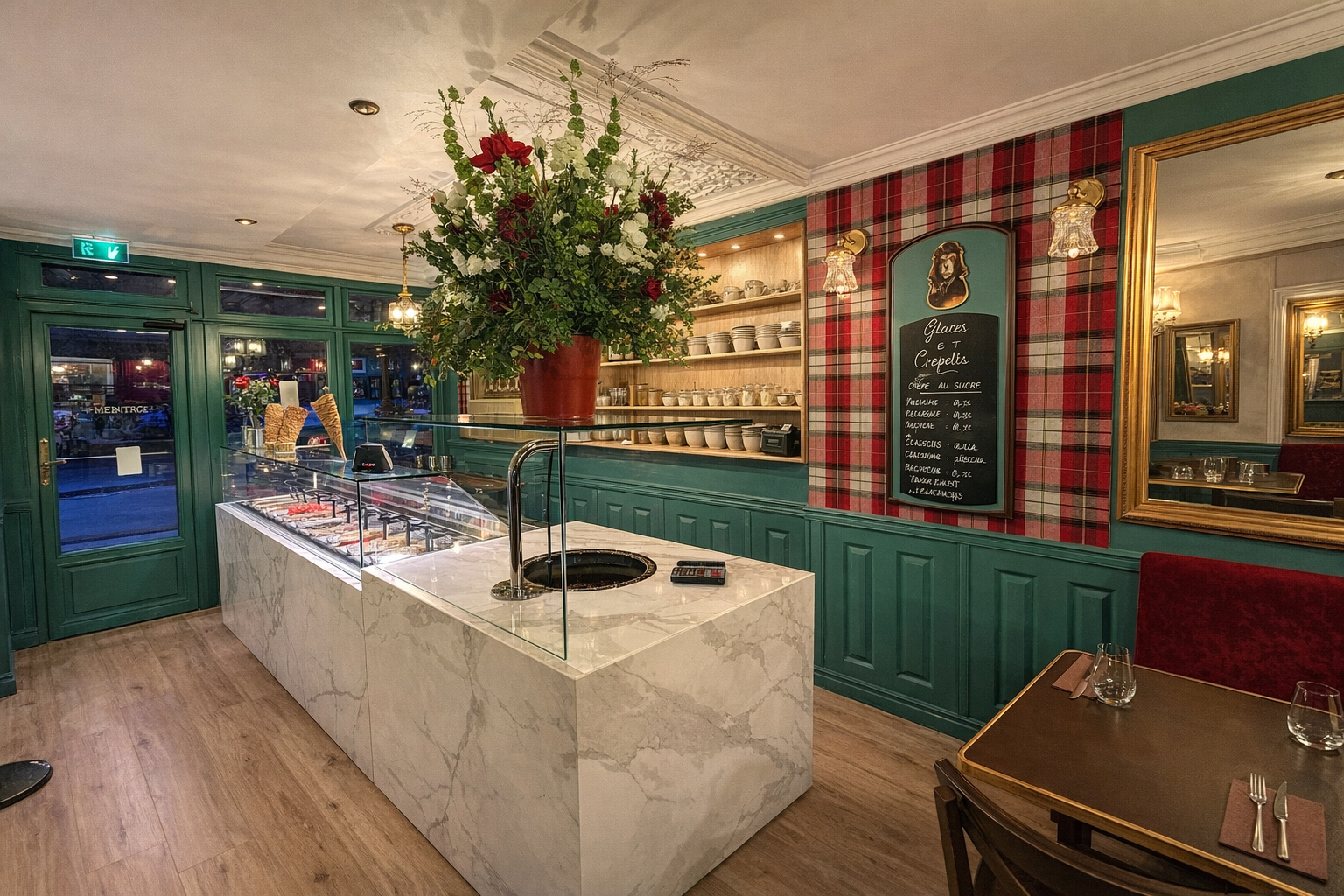 A new identity for a creperie-ice cream shop in the heart of the historic center.